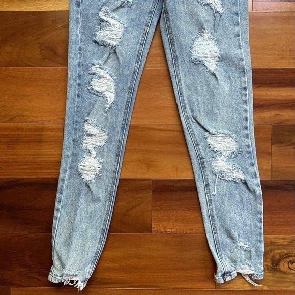 Tinseltown Destroyed Skinny Jeans - Picture 5 of 10